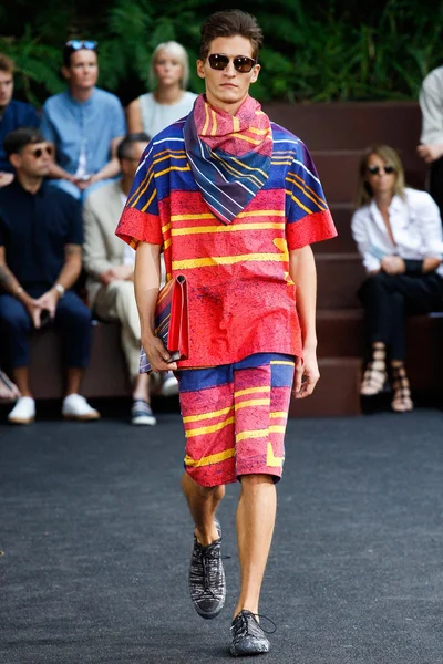 Look 34